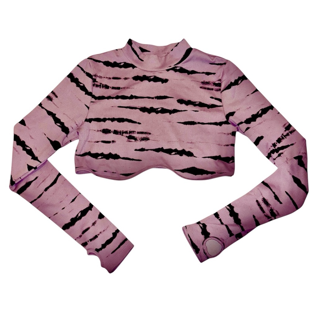 ✨$3 when bundled✨ Divided Purple Cropped long sleeve top w/ thumb holes 💜H&M
